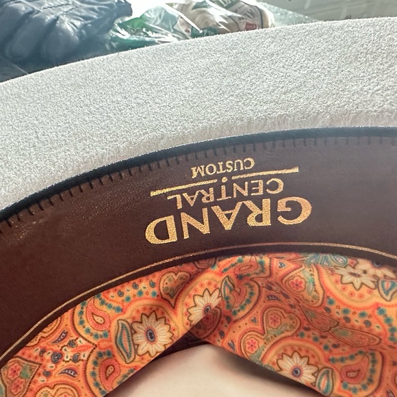 Stetson White Hat with Blue and Red Stitching - Picture 6 of 7